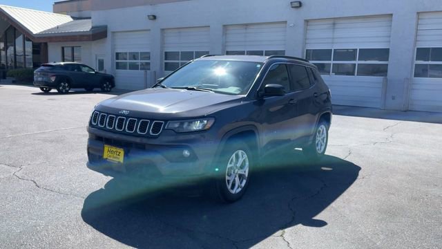 Used 2024 Jeep Compass Latitude AWD/4WD image 5