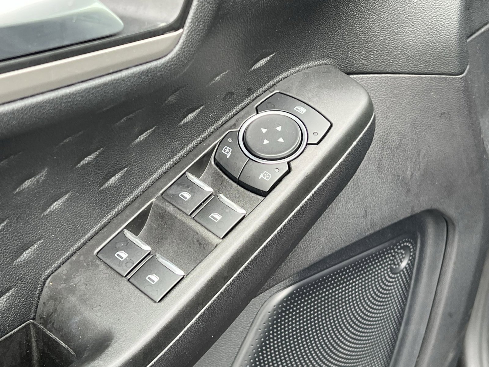 Used 2020 Ford Escape SEL AWD/4WD image 16