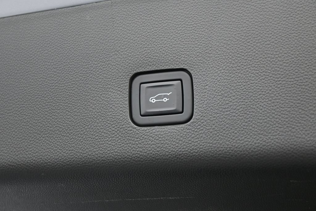 Used 2021 Chevrolet Traverse Premier w/ Redline Edition FWD image 50