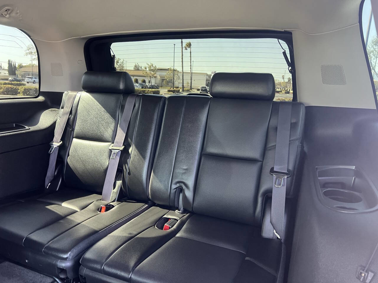 Used 2010 Cadillac Escalade Premium image 33