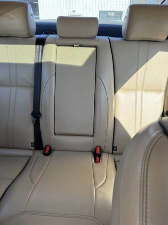 Used 2017 Jaguar XJ R-Sport image 12