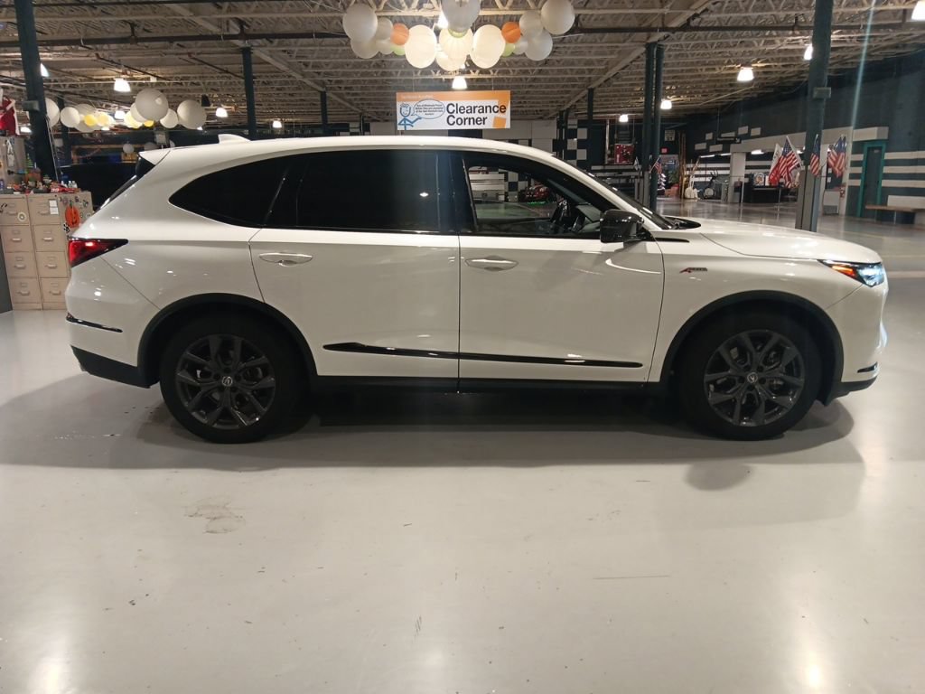 Used 2022 Acura MDX A-Spec AWD/4WD image 11