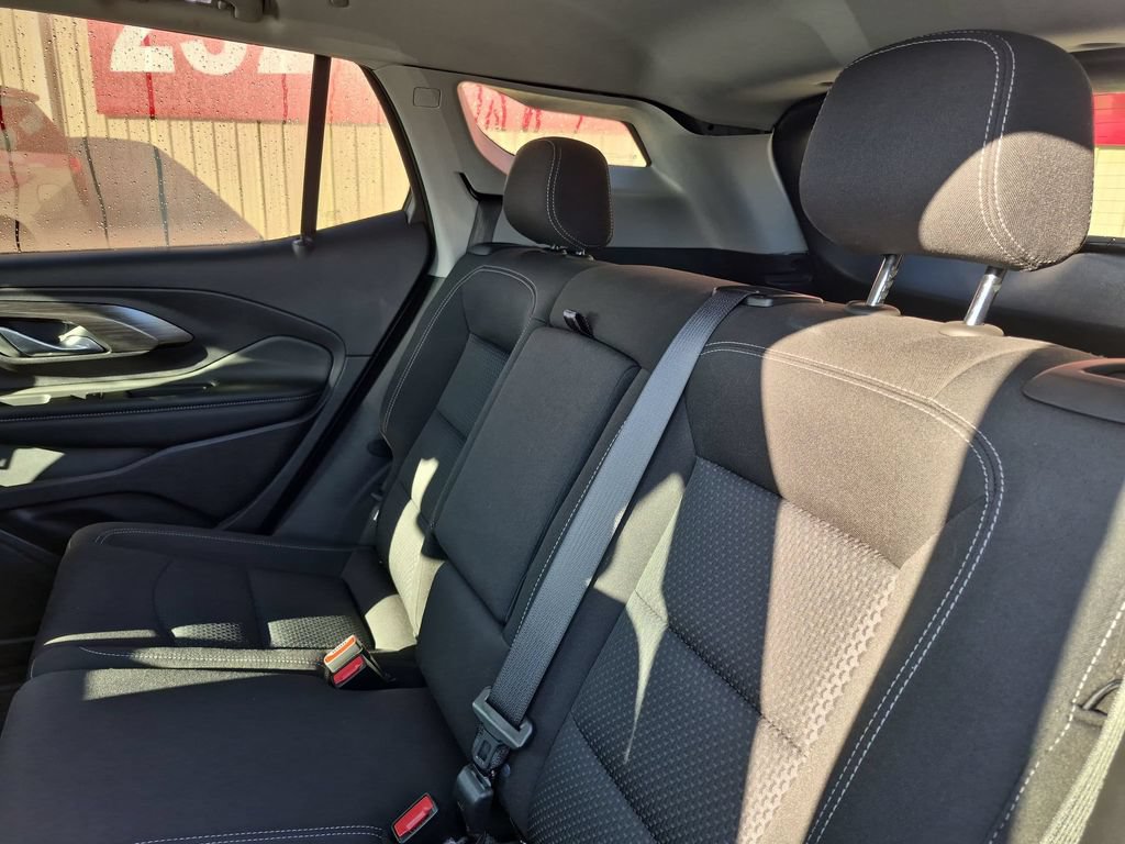 Used 2024 GMC Terrain SLE w/ Driver Convenience Package FWD image 22