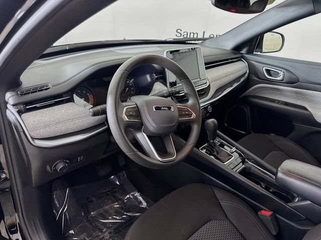 Used 2025 Jeep Compass Sport AWD/4WD image 9