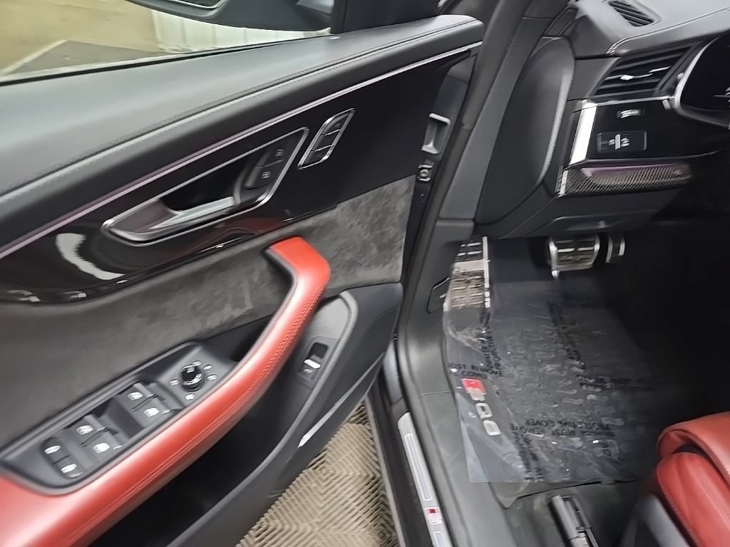 Used 2022 Audi SQ8 Prestige AWD/4WD image 28