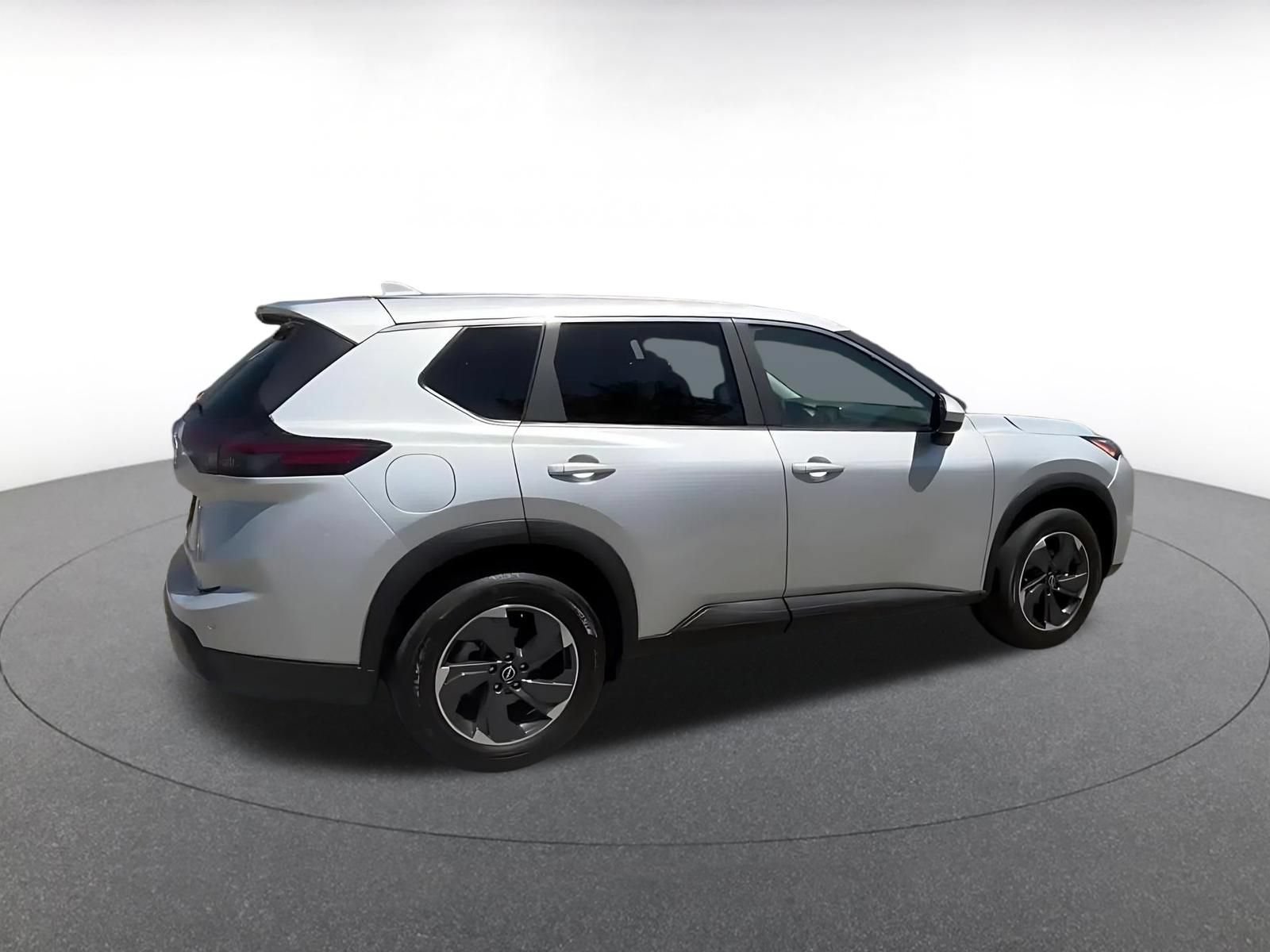 Used 2025 Nissan Rogue SV FWD image 15
