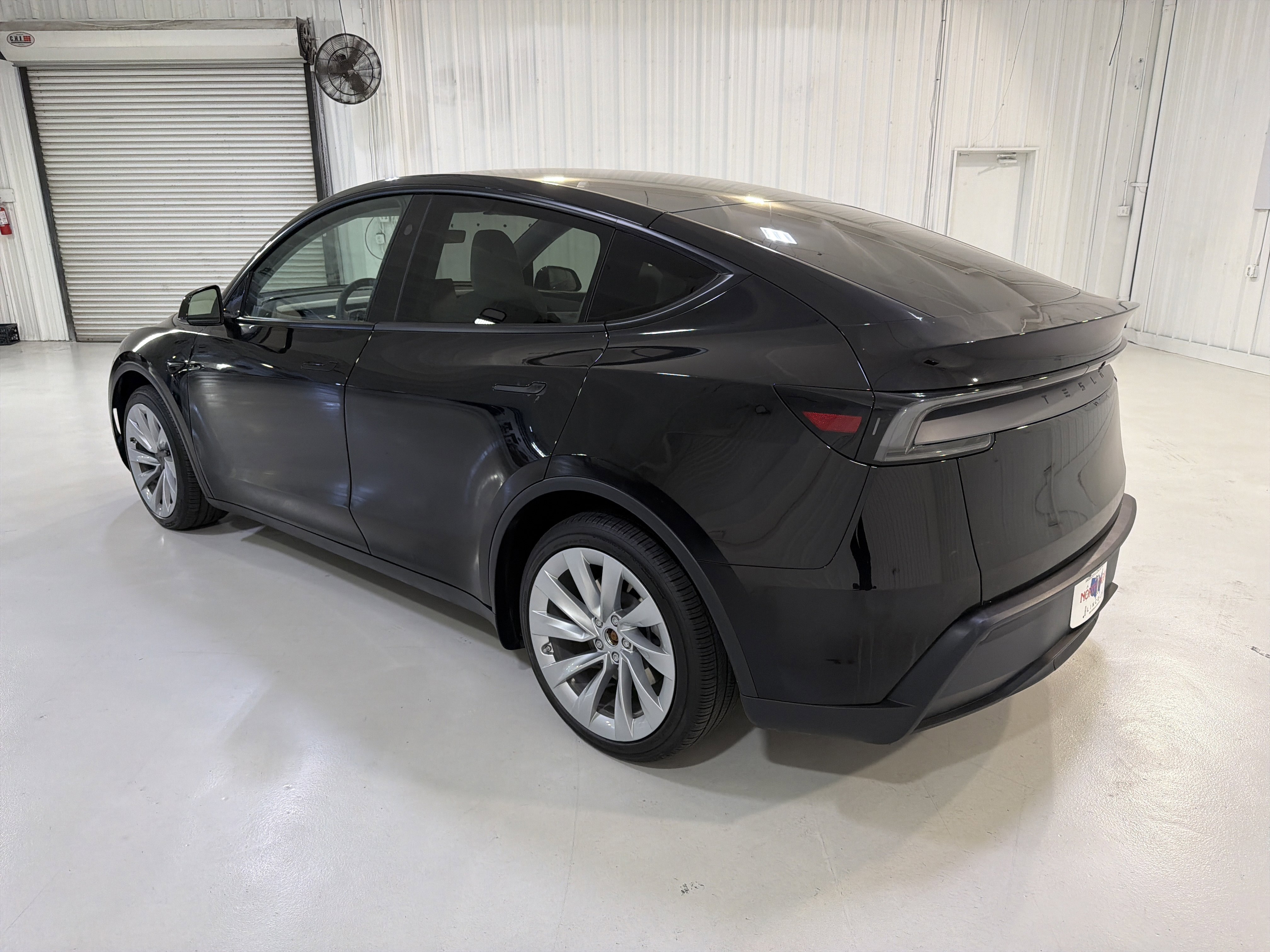 Used 2026 Tesla Model Y 2WD image 3