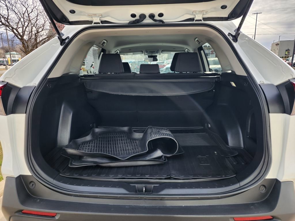 Used 2023 Toyota RAV4 LE image 12