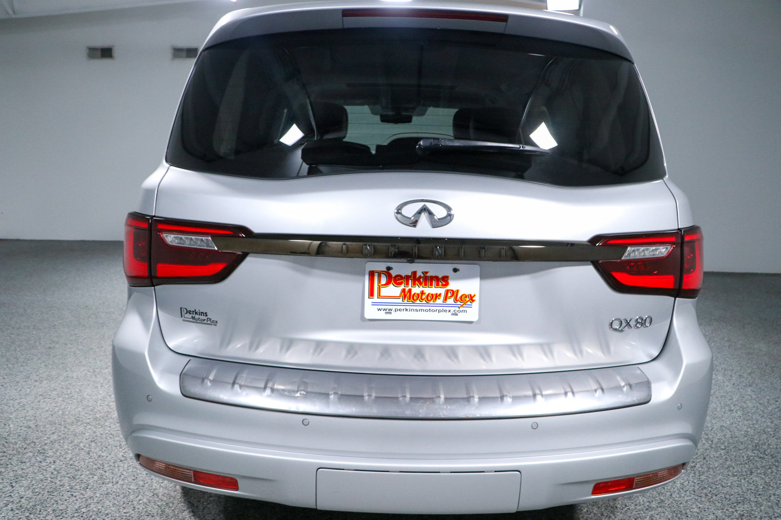 Used 2023 INFINITI QX80 Premium Select w/ Cargo Package RWD image 8