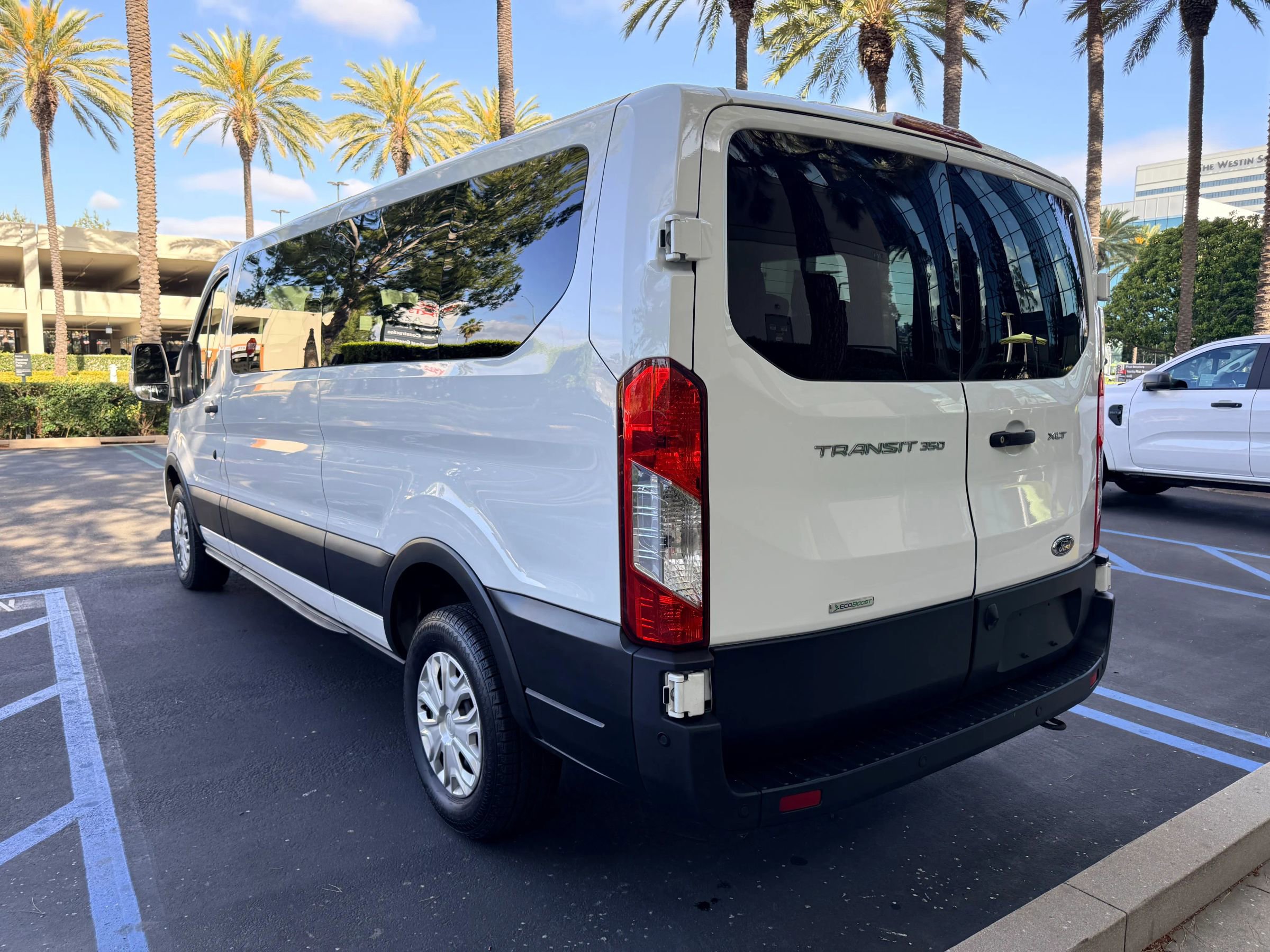 Used 2023 Ford Transit 350 XLT RWD image 4