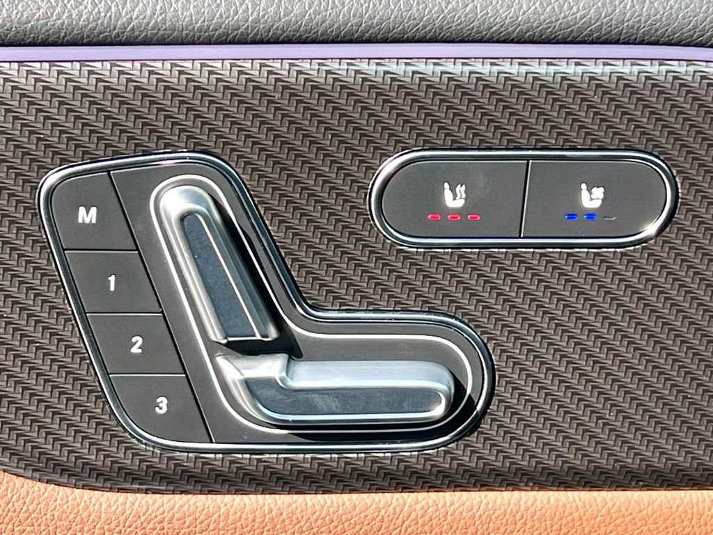 Certified 2021 Mercedes-Benz GLB 35 AMG 4MATIC image 42