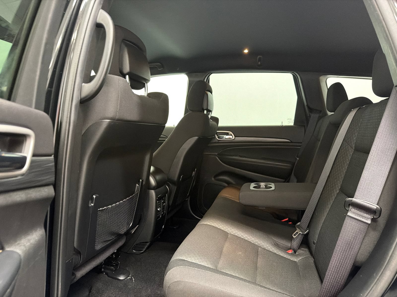 Used 2021 Jeep Grand Cherokee Laredo AWD/4WD image 16