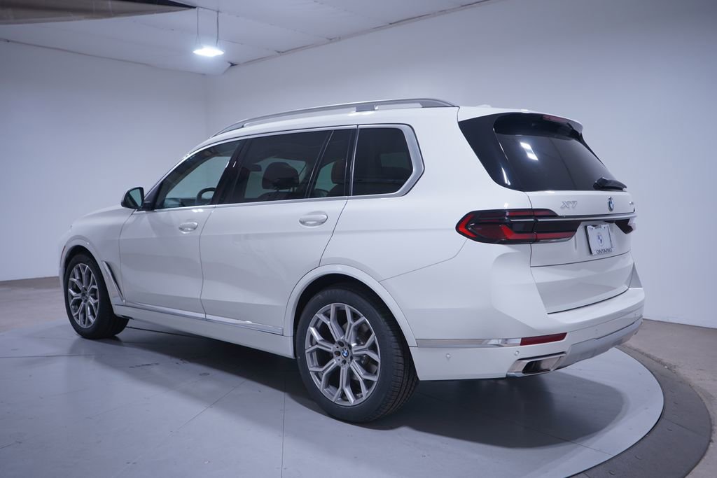 Used 2024 BMW X7 xDrive40i image 3