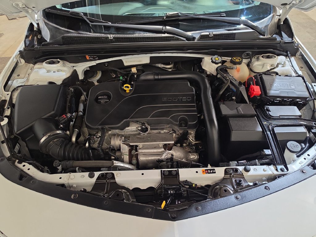 Used 2023 Chevrolet Malibu LT FWD image 17