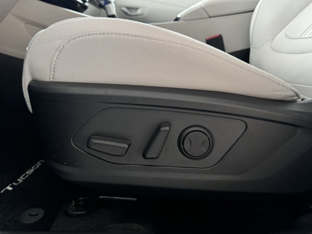 Certified 2025 Hyundai Tucson SEL image 8