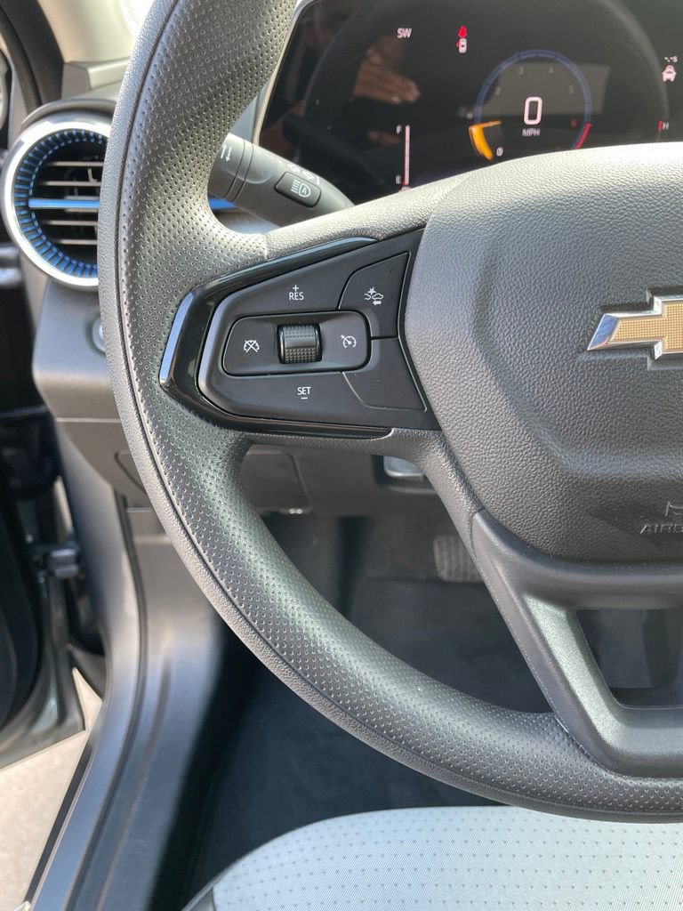 Used 2025 Chevrolet Trax LT FWD image 15