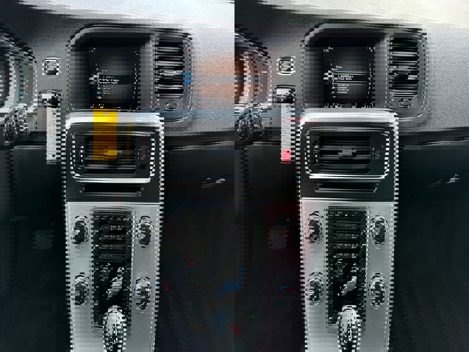 Used 2018 Volvo V60 T5 Cross Country w/ Convenience Package image 18