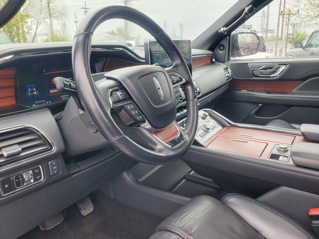 Used 2023 Lincoln Navigator Reserve AWD/4WD image 7