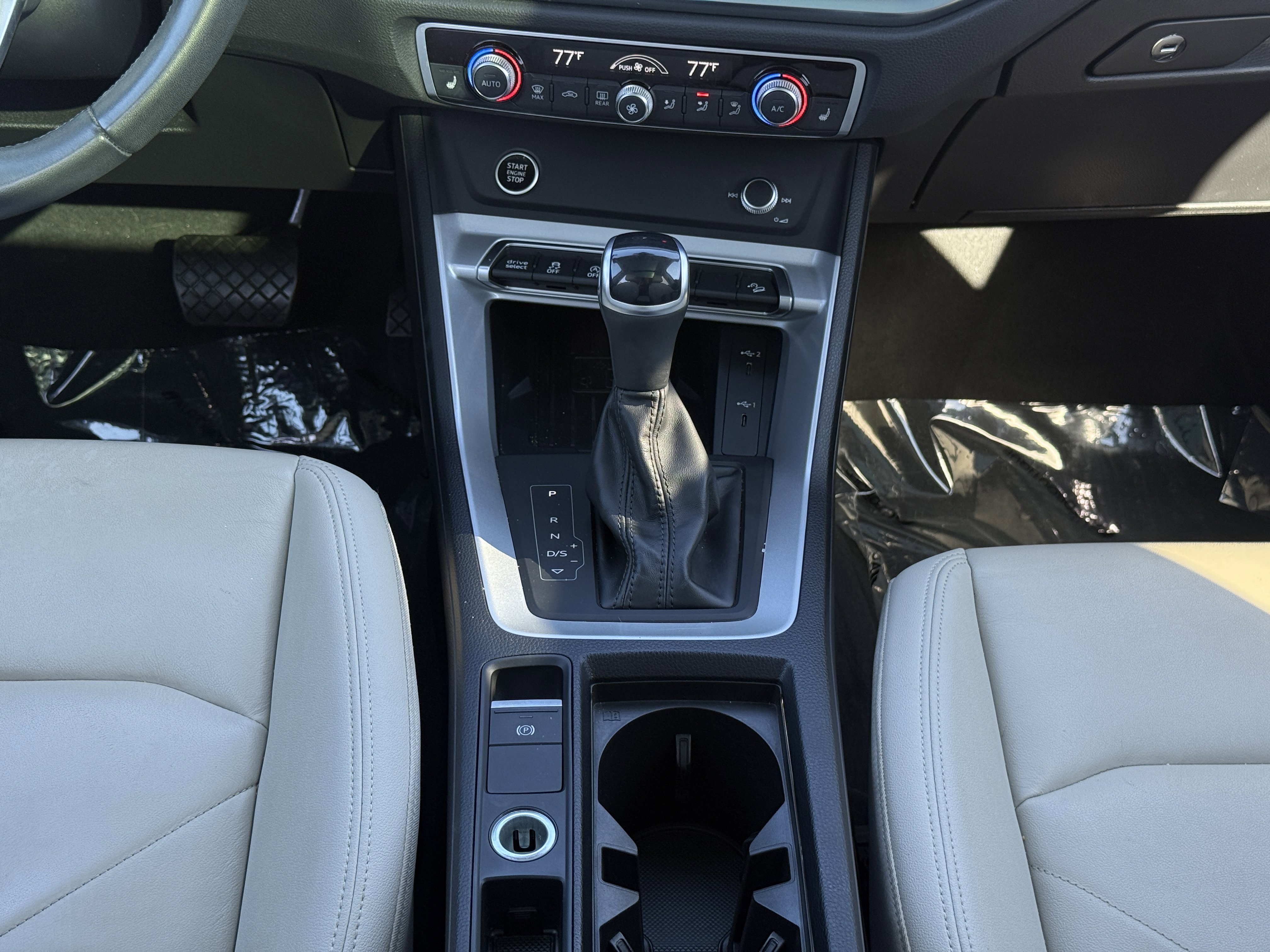 Used 2024 Audi Q3 2.0T Premium w/ Convenience Package image 40