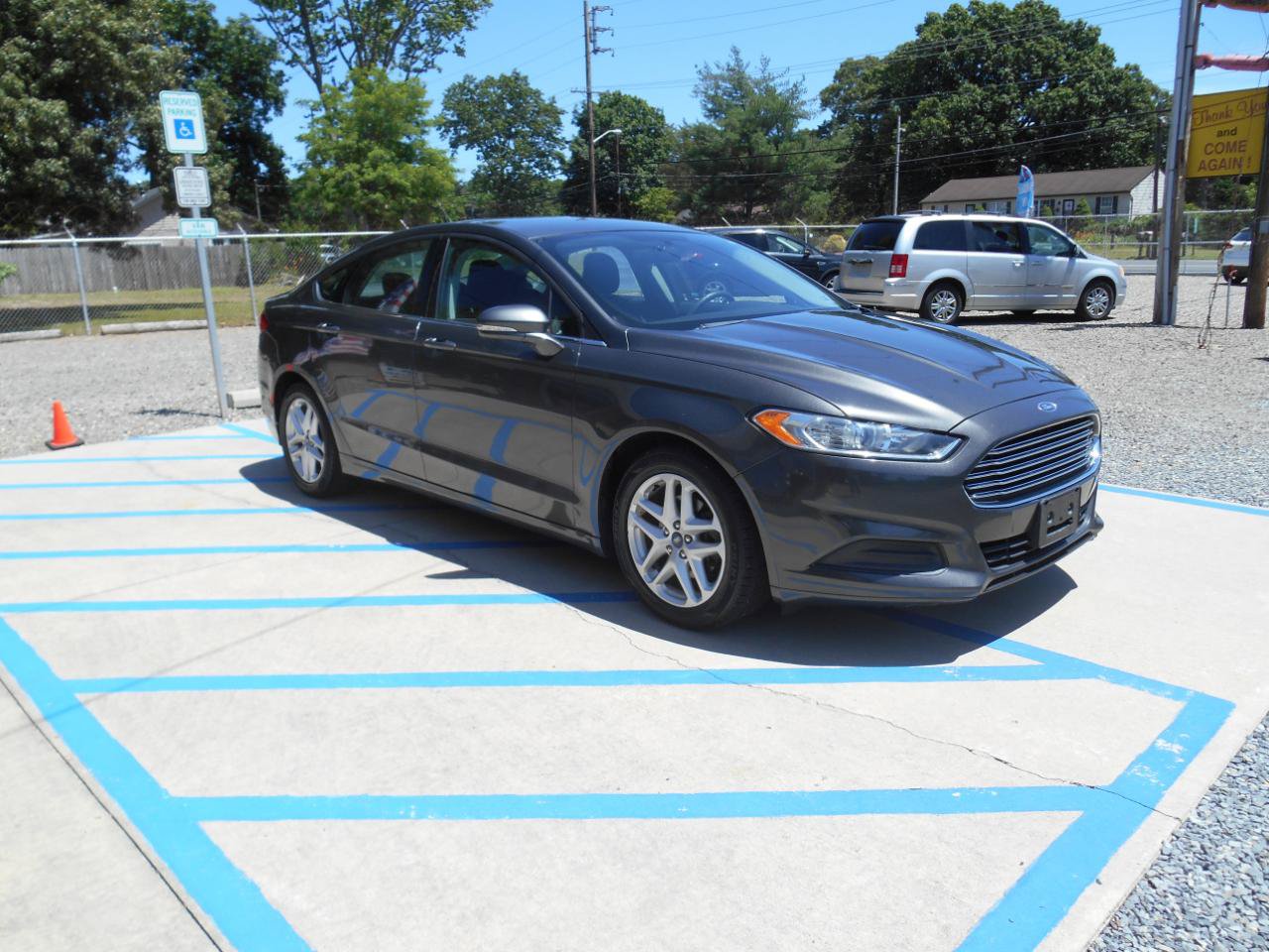 Used 2016 Ford Fusion SE FWD image 18