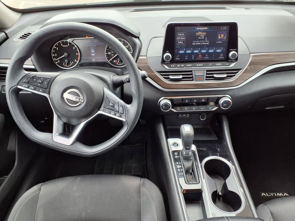 Used 2024 Nissan Altima 2.5 SV FWD image 13