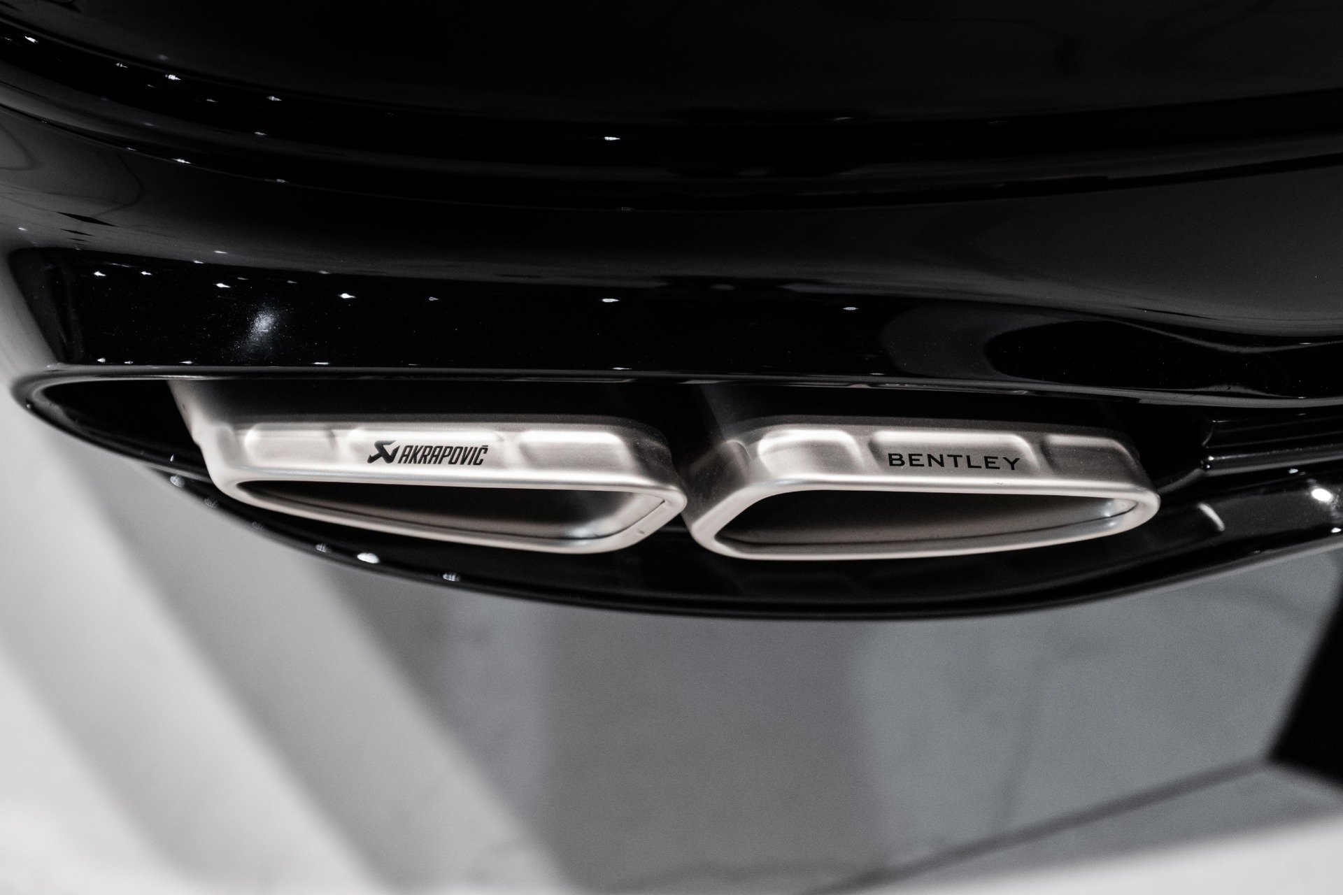 New 2026 Bentley Flying Spur Plug-In Hybrid image 16