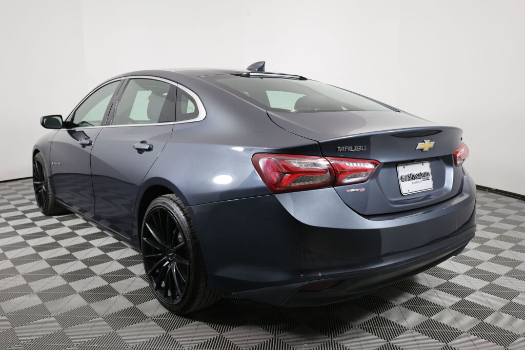 Used 2019 Chevrolet Malibu LT FWD image 4