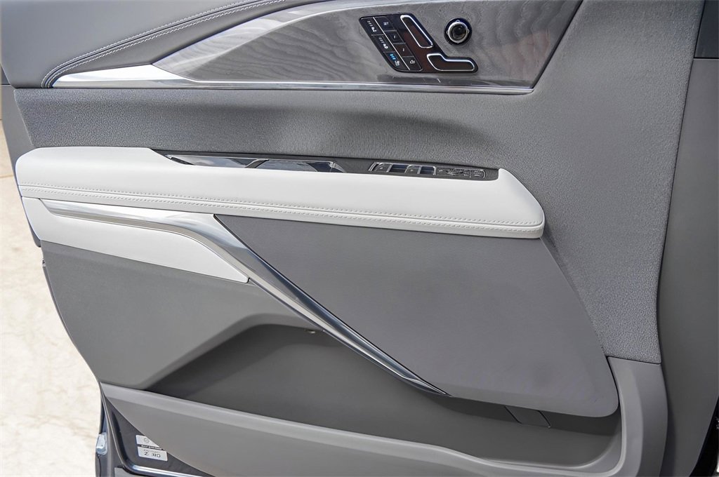 New 2026 Cadillac Escalade IQ Luxury 1 w/ LPO, Floor Liner Package image 16