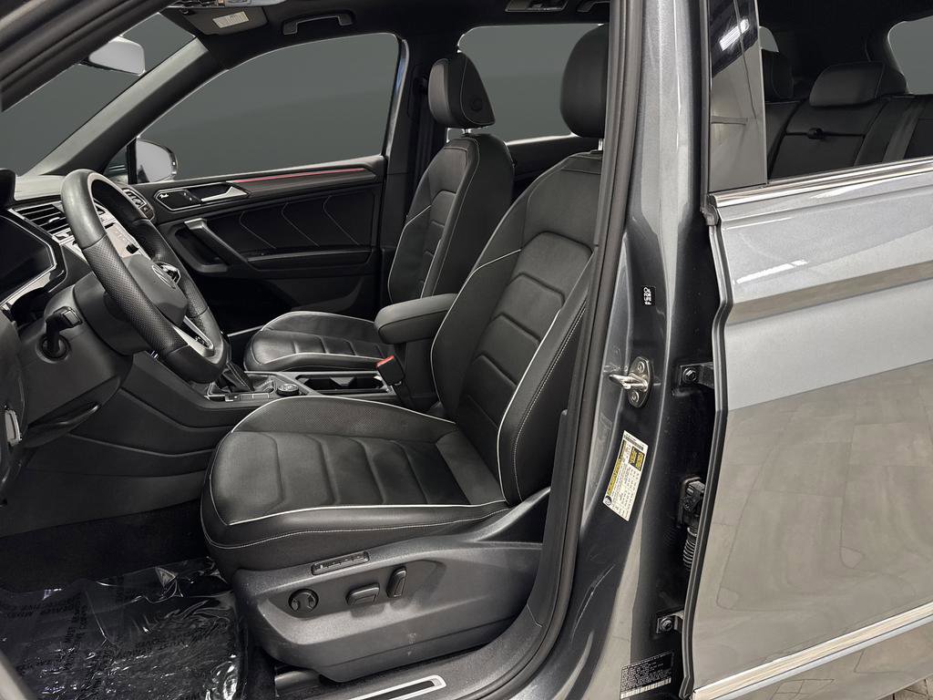 Used 2024 Volkswagen Tiguan SEL R-Line image 4