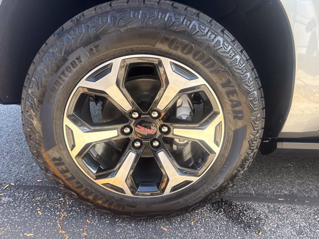 New 2027 GMC Yukon AT4 w/ AT4 Premium Plus Package AWD/4WD image 3