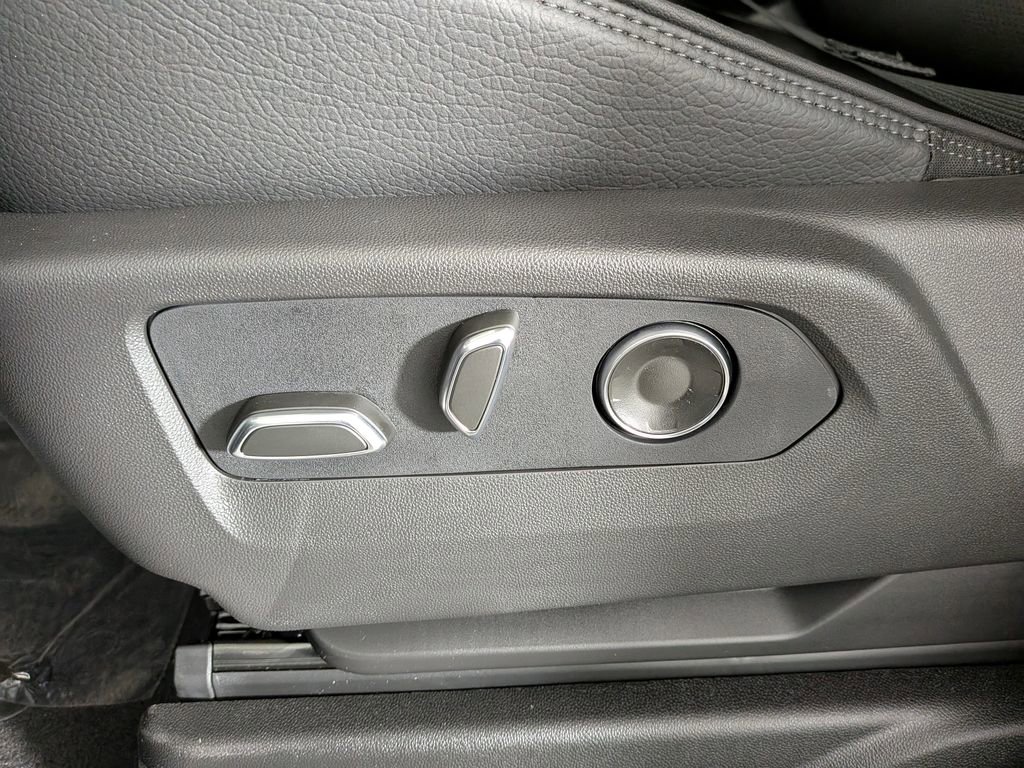 New 2026 GMC Yukon XL Denali w/ Sun & Power Step Package image 18