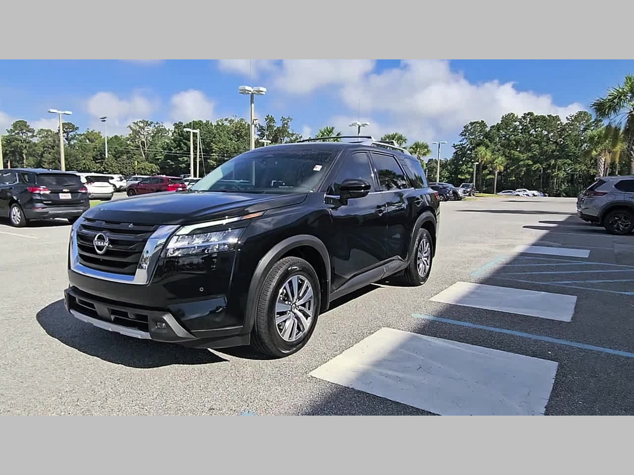 Used 2023 Nissan Pathfinder SL AWD/4WD image 22