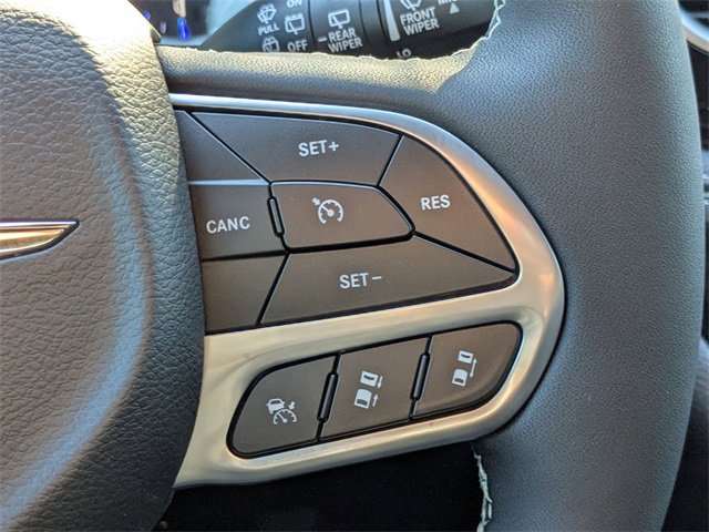 New 2026 Chrysler Pacifica Select image 26