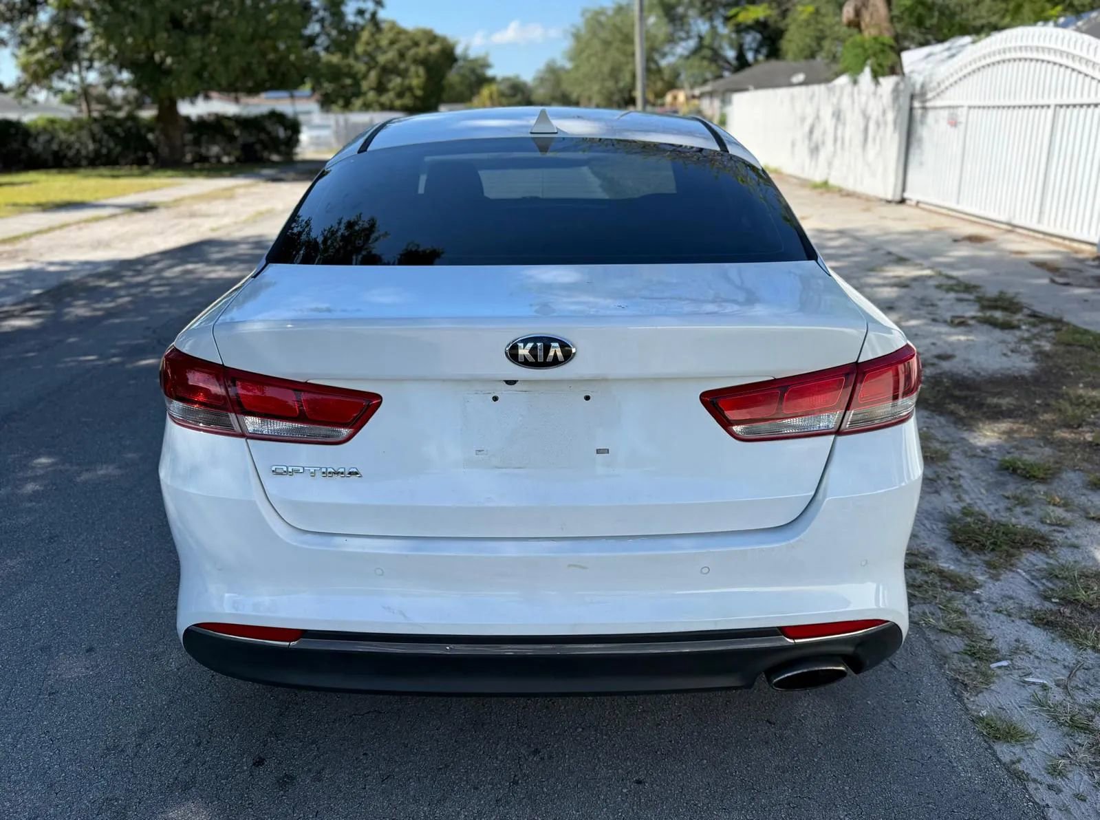 Used 2018 Kia Optima LX w/ 17" Alloy Wheels Package FWD image 6