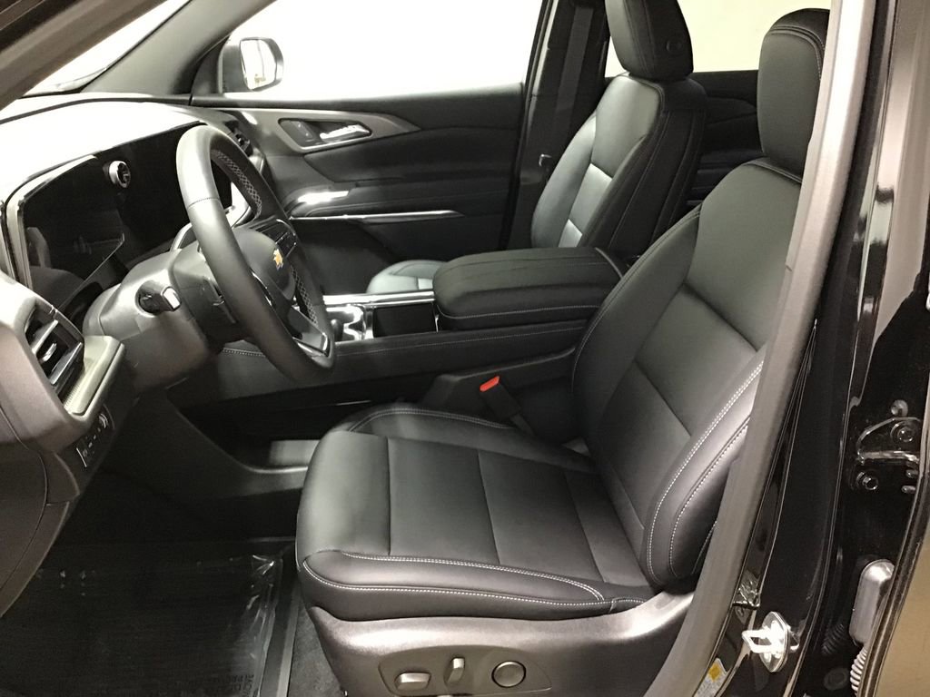 New 2026 Chevrolet Traverse LT w/ Sun and Wheel Package image 17