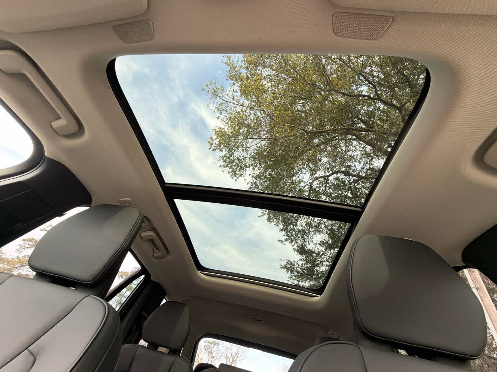 Certified 2025 Volvo XC90 B6 Plus image 70