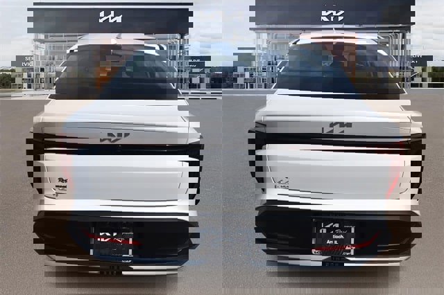 New 2025 Kia K4 EX image 4