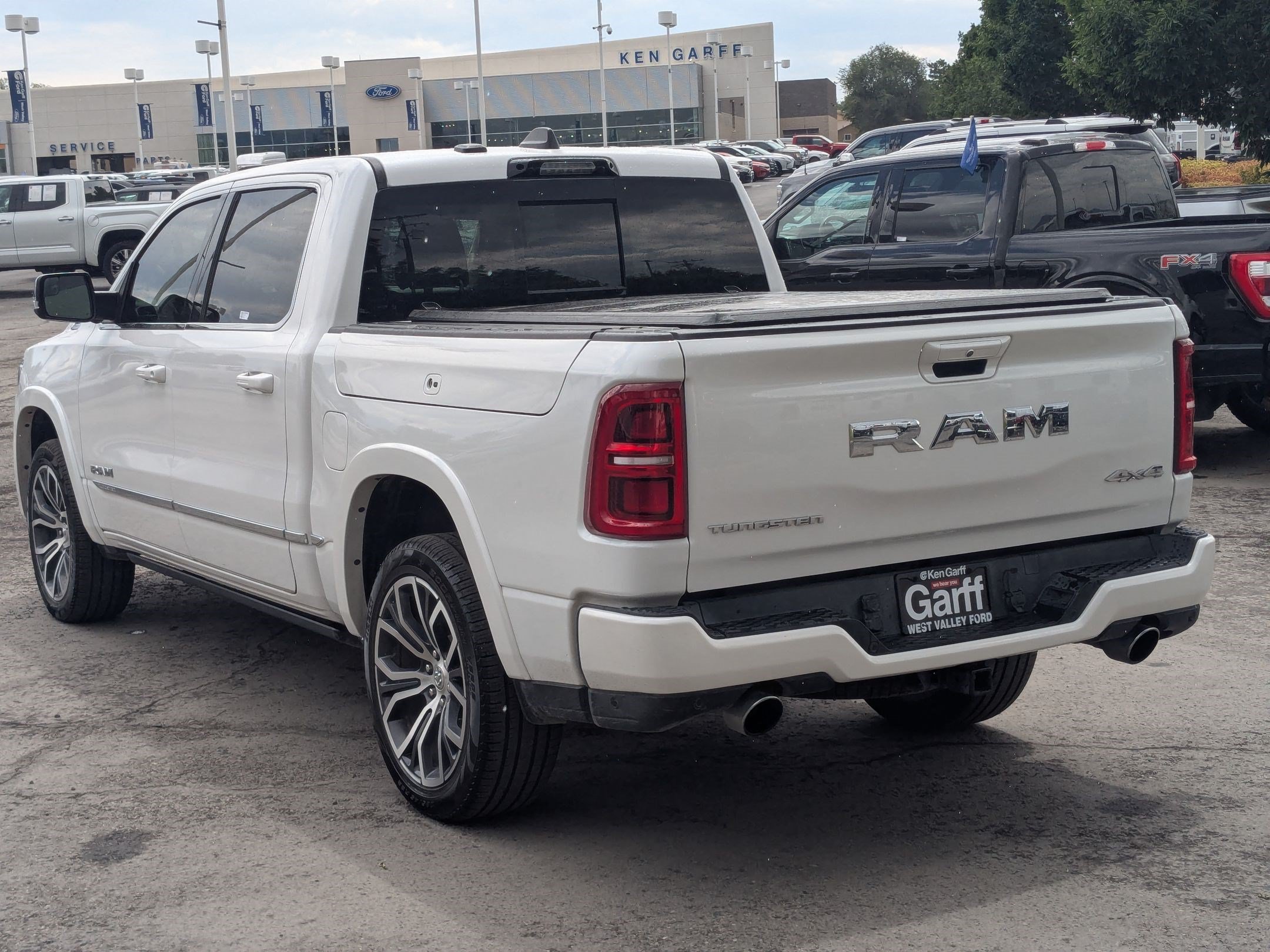 Used 2025 RAM 1500 Tungsten AWD/4WD image 9