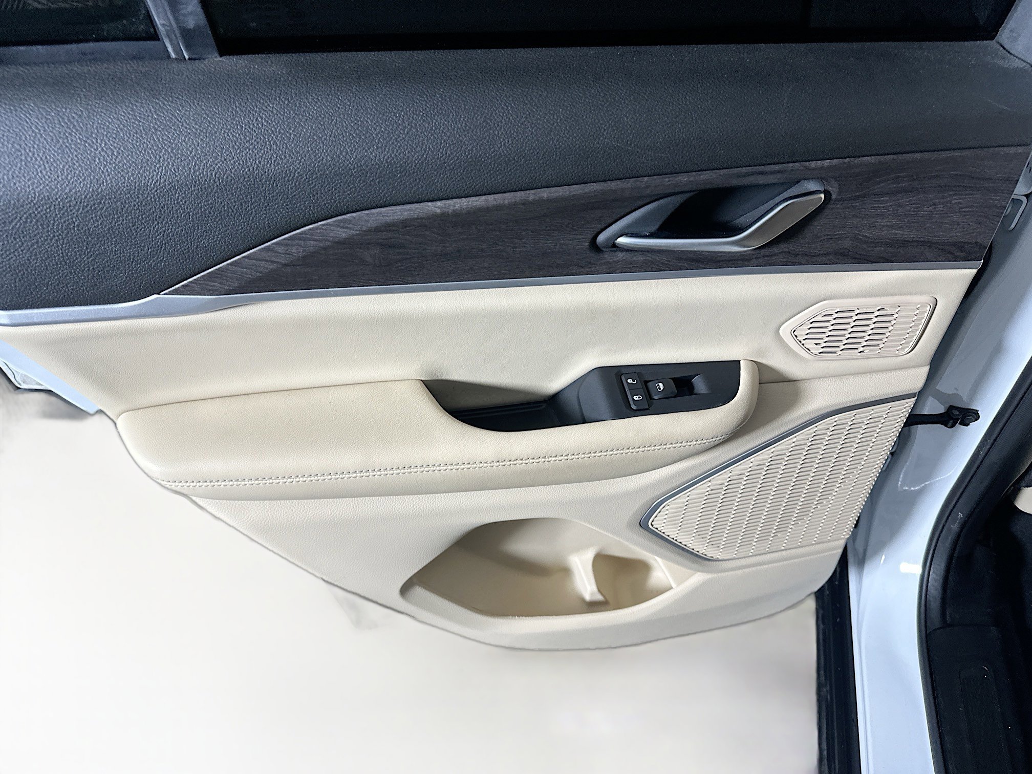 Used 2022 Jeep Grand Cherokee Limited 4xe image 26