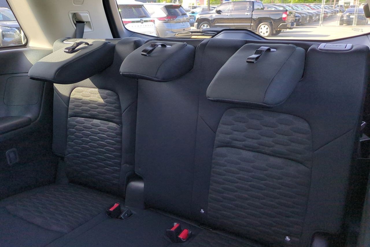 Certified 2023 Nissan Pathfinder SV FWD image 31
