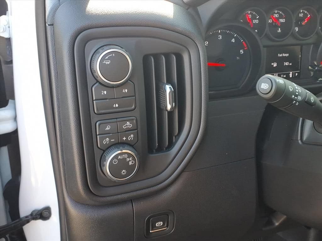 New 2026 Chevrolet Silverado 2500 Custom w/ Custom Value Package AWD/4WD image 15