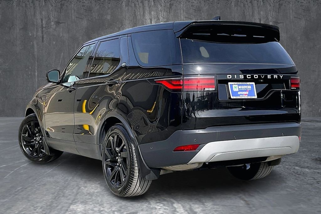 Certified 2025 Land Rover Discovery S image 4