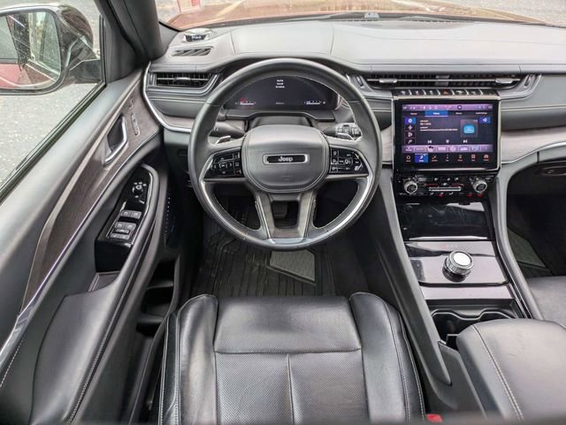Used 2021 Jeep Grand Cherokee L Overland w/ Luxury Tech Group IV RWD image 18