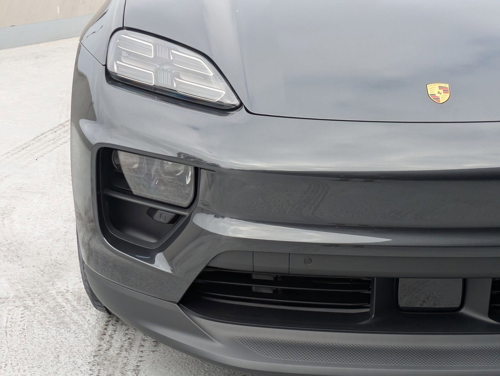 New 2025 Porsche Macan 4 Electric image 12