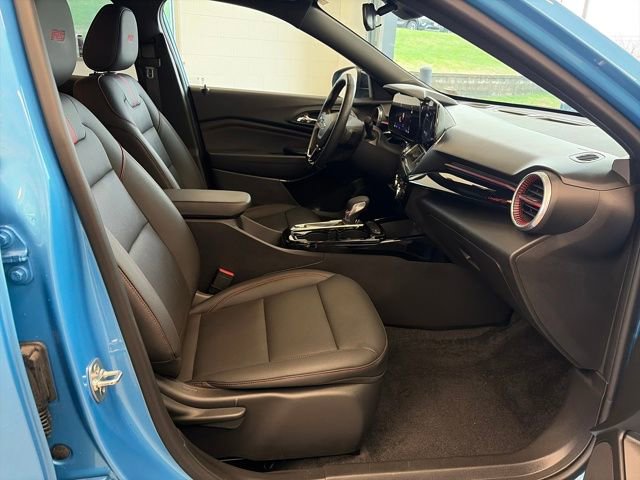 Used 2025 Chevrolet Trax RS w/ Driver Confidence Package image 41