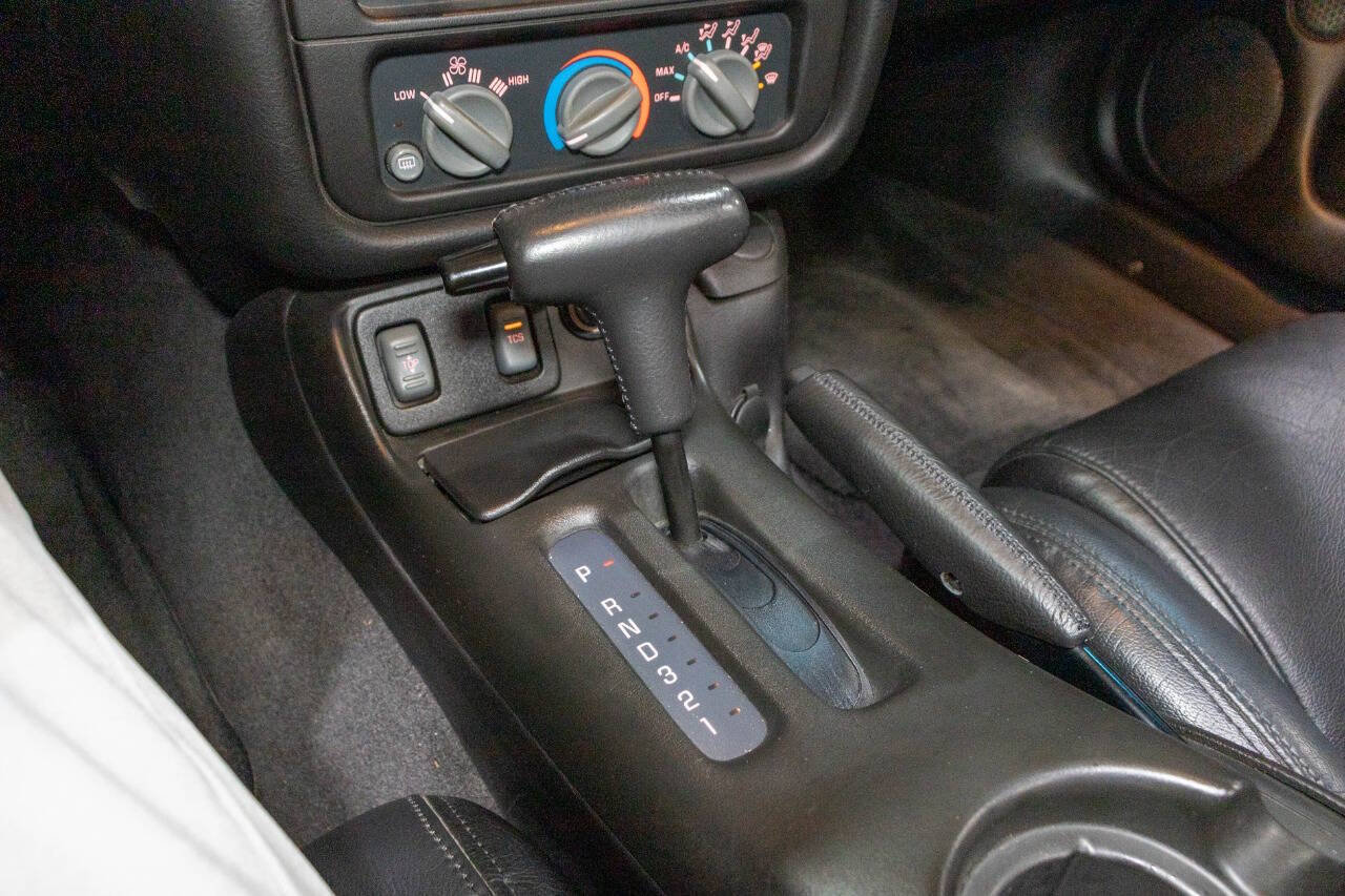 Used 2001 Pontiac Firebird Trans Am RWD image 14
