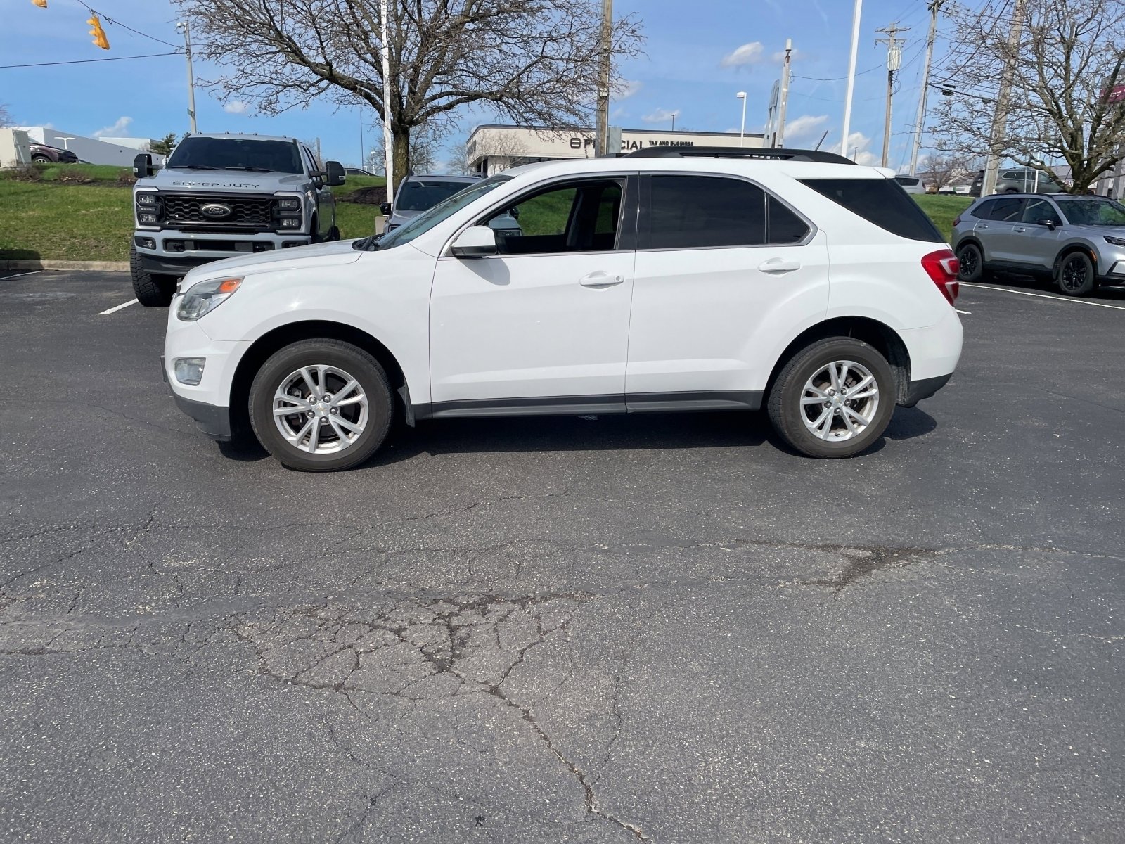 Used 2016 Chevrolet Equinox LT w/ Convenience Package image 2