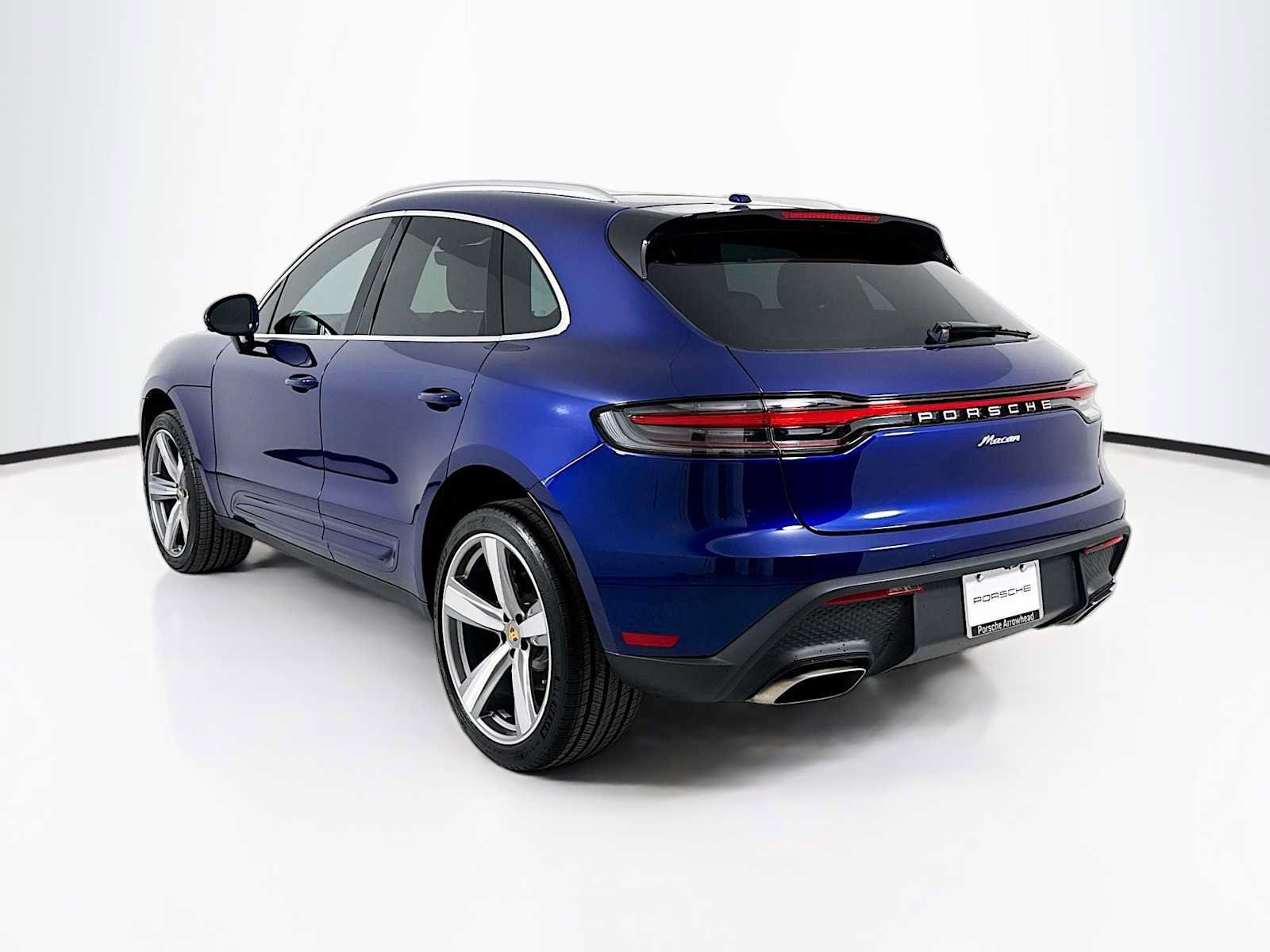 Certified 2026 Porsche Macan AWD/4WD image 3