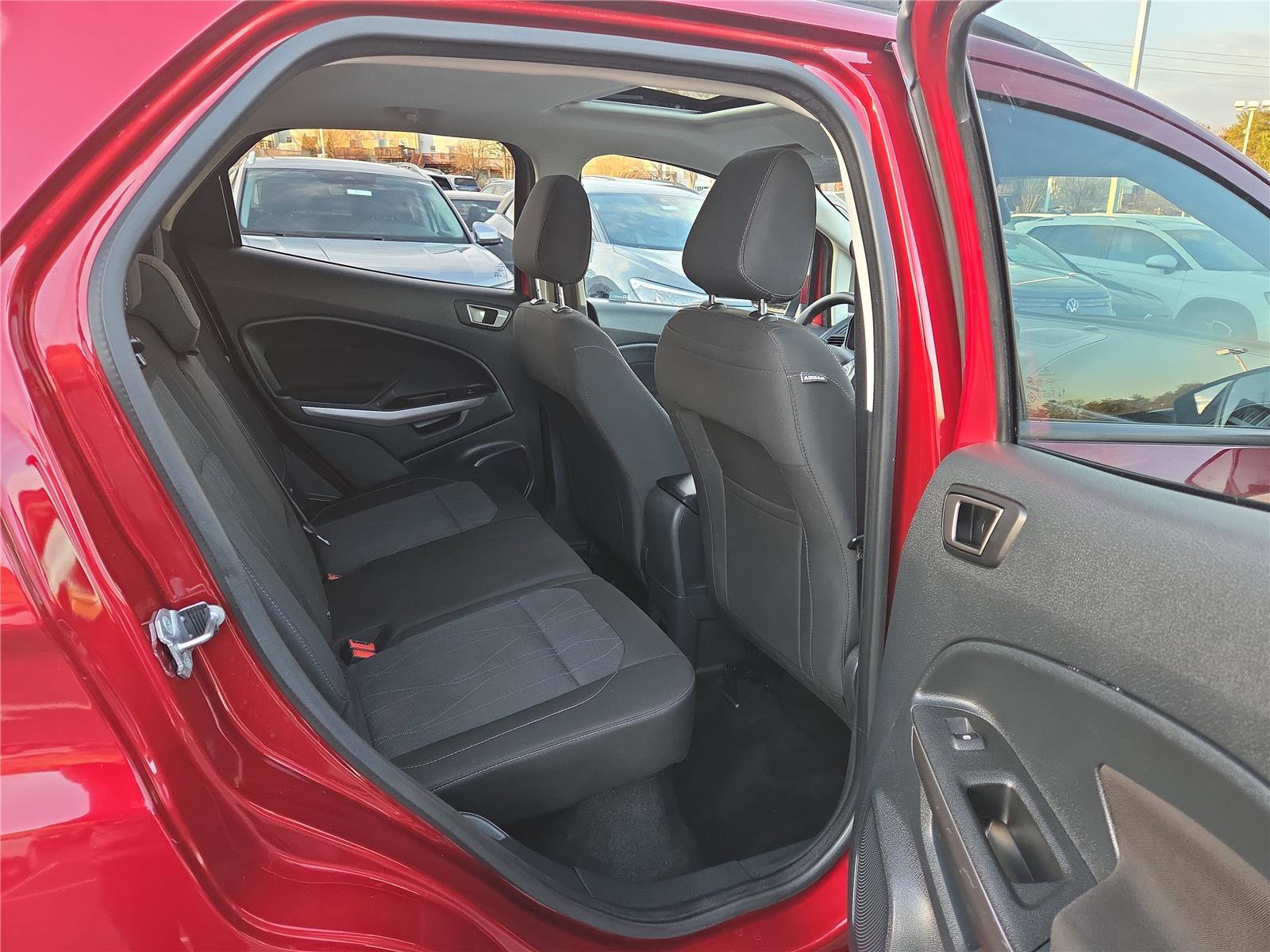 Used 2021 Ford EcoSport SE w/ SE Convenience Package image 32