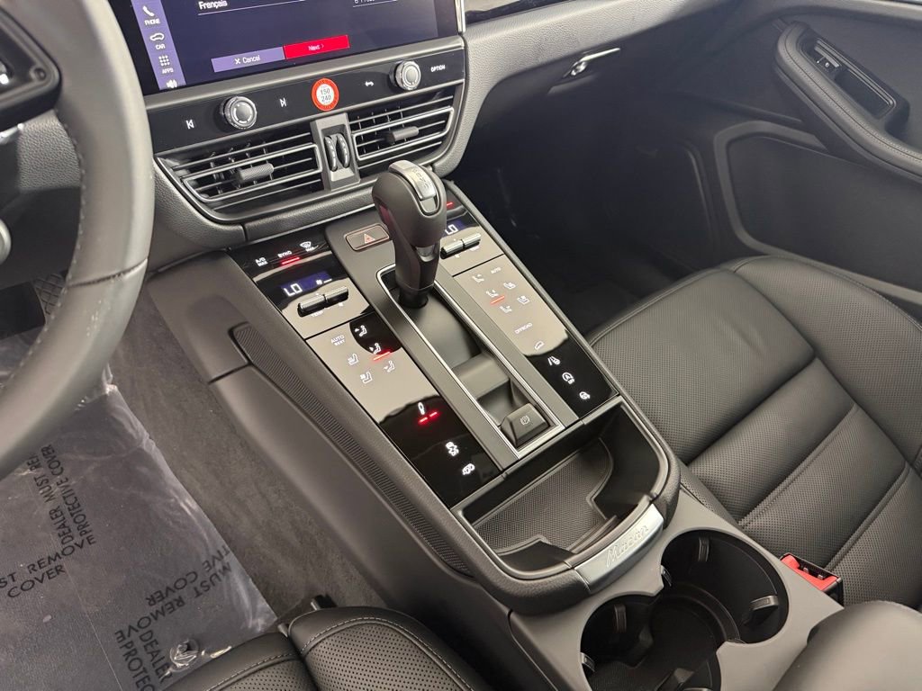 Certified 2026 Porsche Macan Turbo image 24
